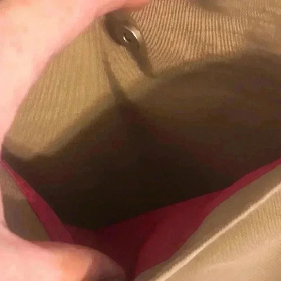 Baggallini crossbody bag with adjustable strap. - Picture 3 of 8